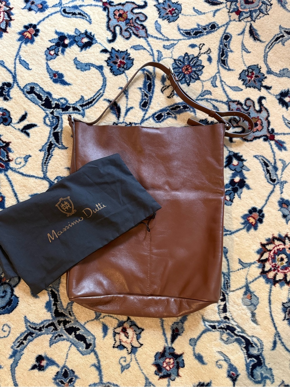 Massimo Dutti Brown Leather tall tote 😍